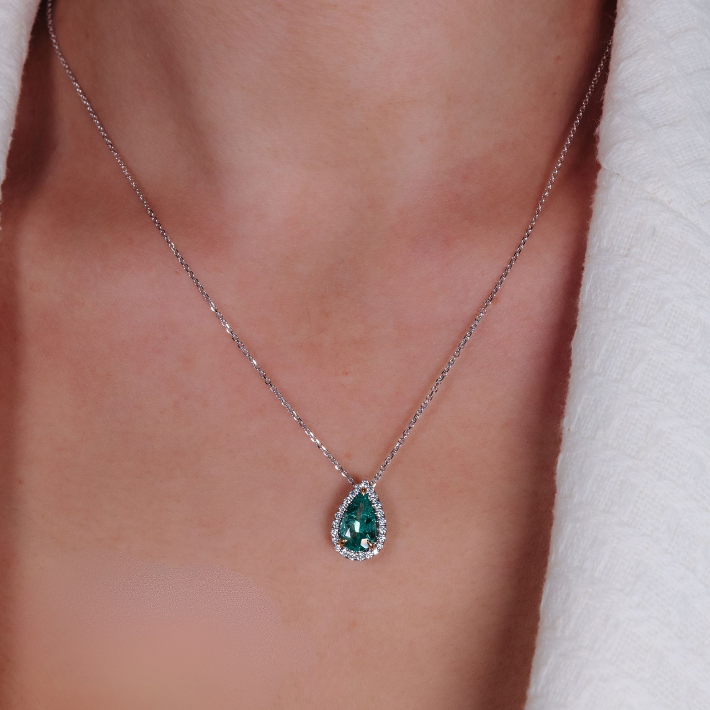 1.62CT Pear Shaped Emerald & Diamond Halo Necklace